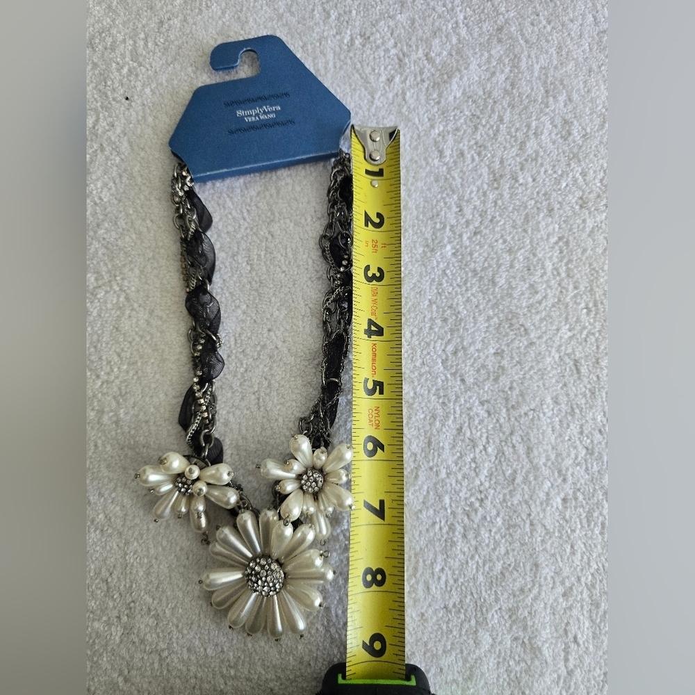 Kohl's Simply Vera Black and Cream Floral Necklace - Picture 3 of 9